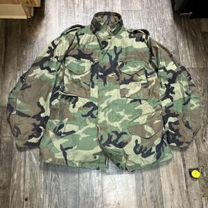 US Army Cold Weather Field Coat Mens Sz Large Woodland Camouflage With Liner